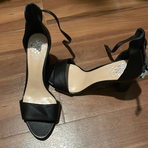 Vince Camuto block heel brand new